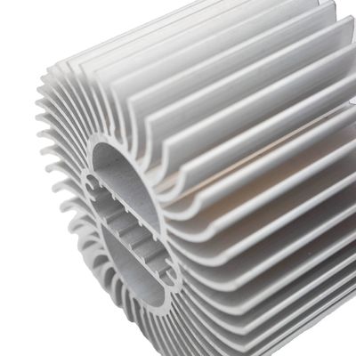 Radiateur en aluminium stable antirouille d'extrusion, profils en aluminium expulsés des véhicules à moteur