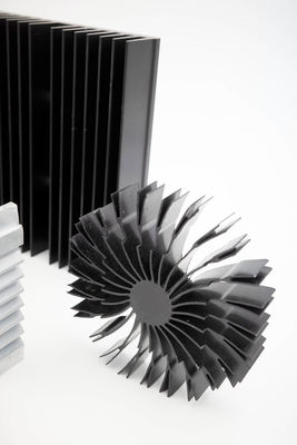 Radiateur en aluminium stable antirouille d'extrusion, profils en aluminium expulsés des véhicules à moteur