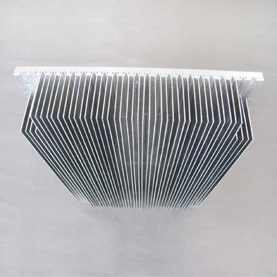 Radiateur TECHNIQUE pratique d'alliage, radiateur en aluminium expulsé argenté