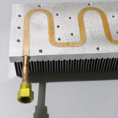 Radiateur électronique IGBT de tube d'en cuivre d'Enbeded pour le refroidissement par l'eau