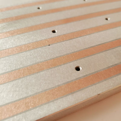 Radiateur réfrigéré par un liquide de peinture antirouille, refroidissement à froid stable de l'électronique de plat