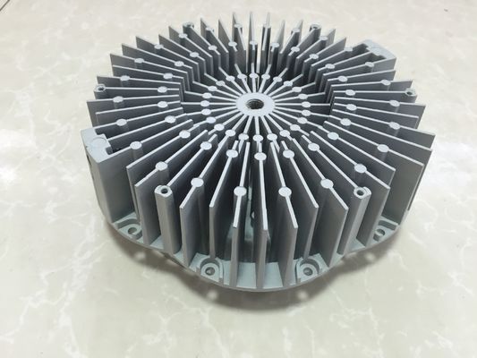 L'aluminium antirouille des pièces de moulage mécanique sous pression usinant le revêtement de poudre